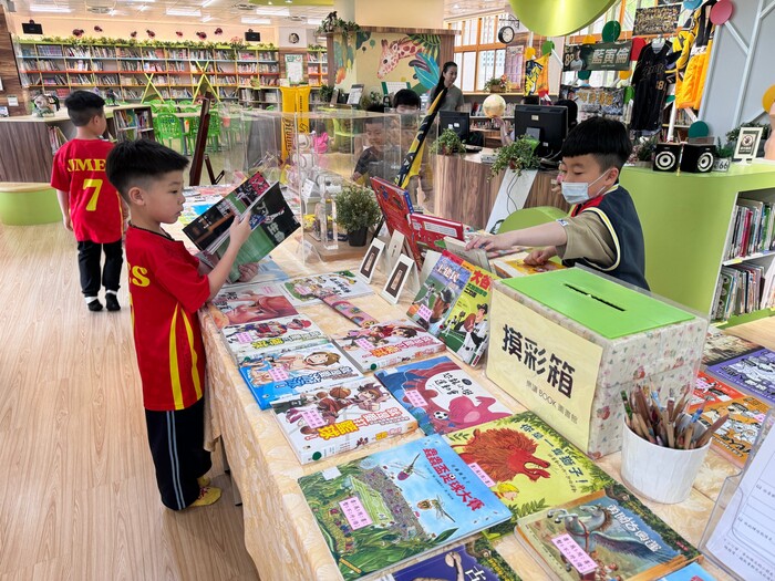 主題書展──臺中好棒，閱讀閱棒，大家一起來運動！(另開新視窗/jpg檔)圖片