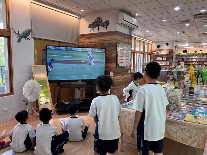 主題書展──臺中好棒，閱讀閱棒，大家一起來運動！(另開新視窗/jpg檔)圖片