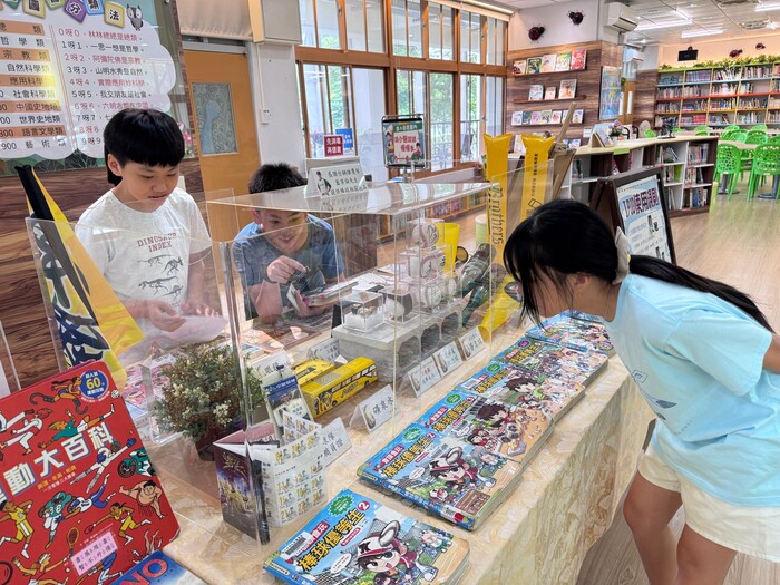 主題書展──臺中好棒，閱讀閱棒，大家一起來運動！(另開新視窗/jpg檔)圖片