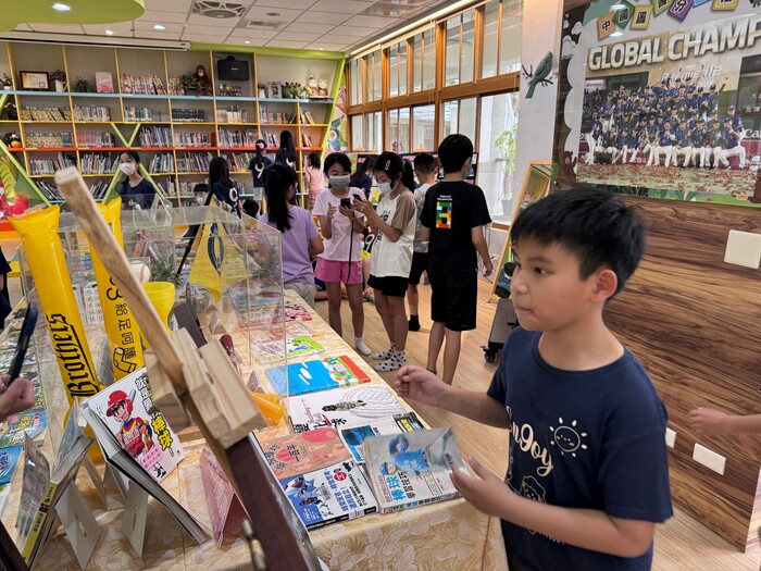 主題書展──臺中好棒，閱讀閱棒，大家一起來運動！(另開新視窗/jpg檔)圖片